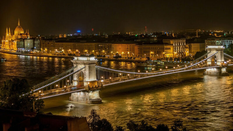 Budapest Nacht mit VIP Escort Model Ungarn