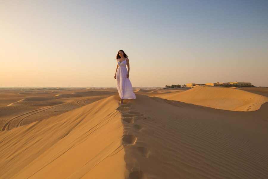 Escort girl in Moreeb Dune UAE